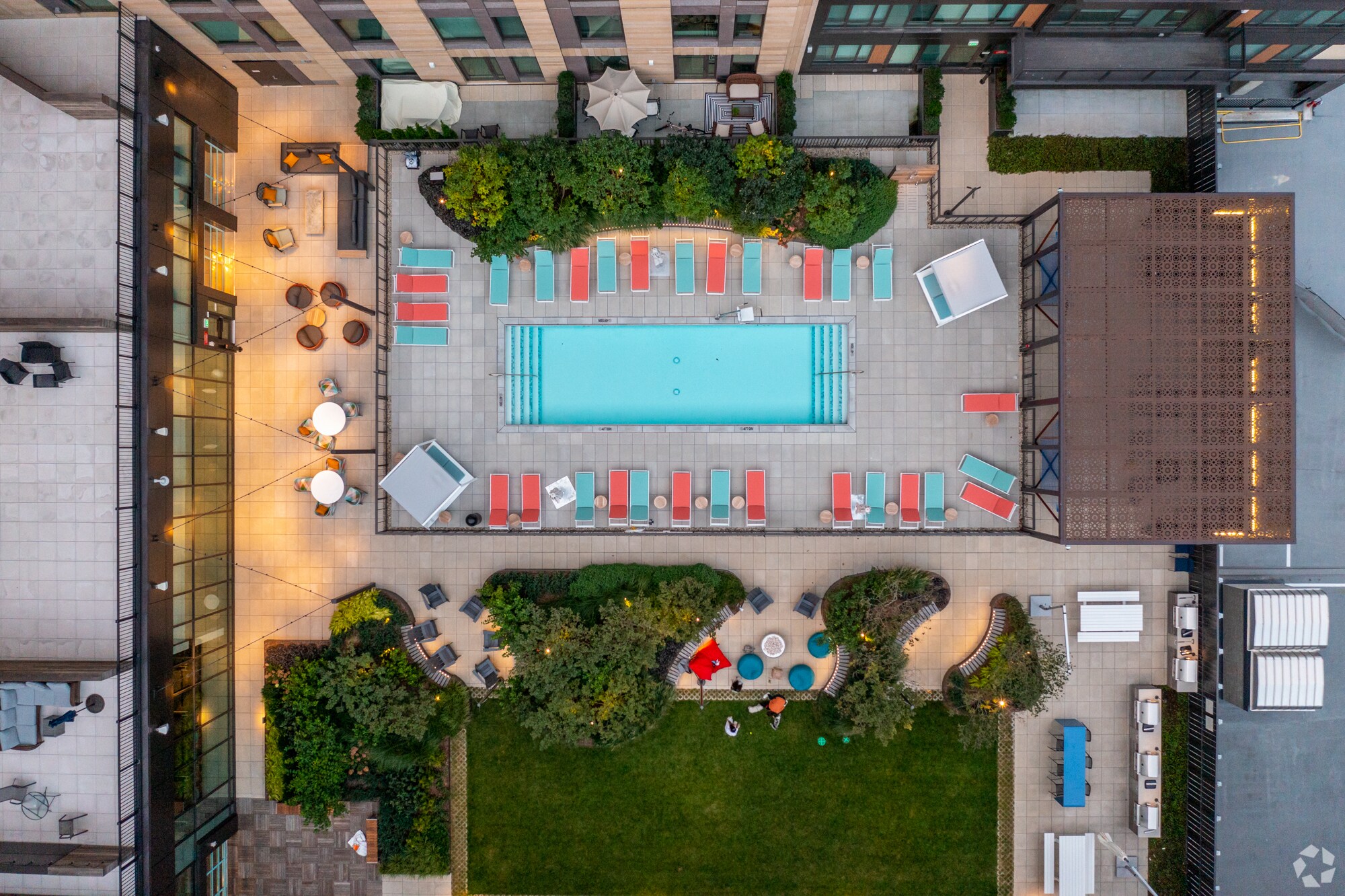 Stylish 1BR in Assembly Square | Pool, Gym & Views photo