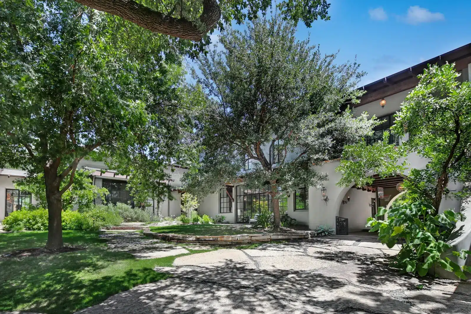 6 Bedroom Luxury Close To Telsa Gig Texas photo 5