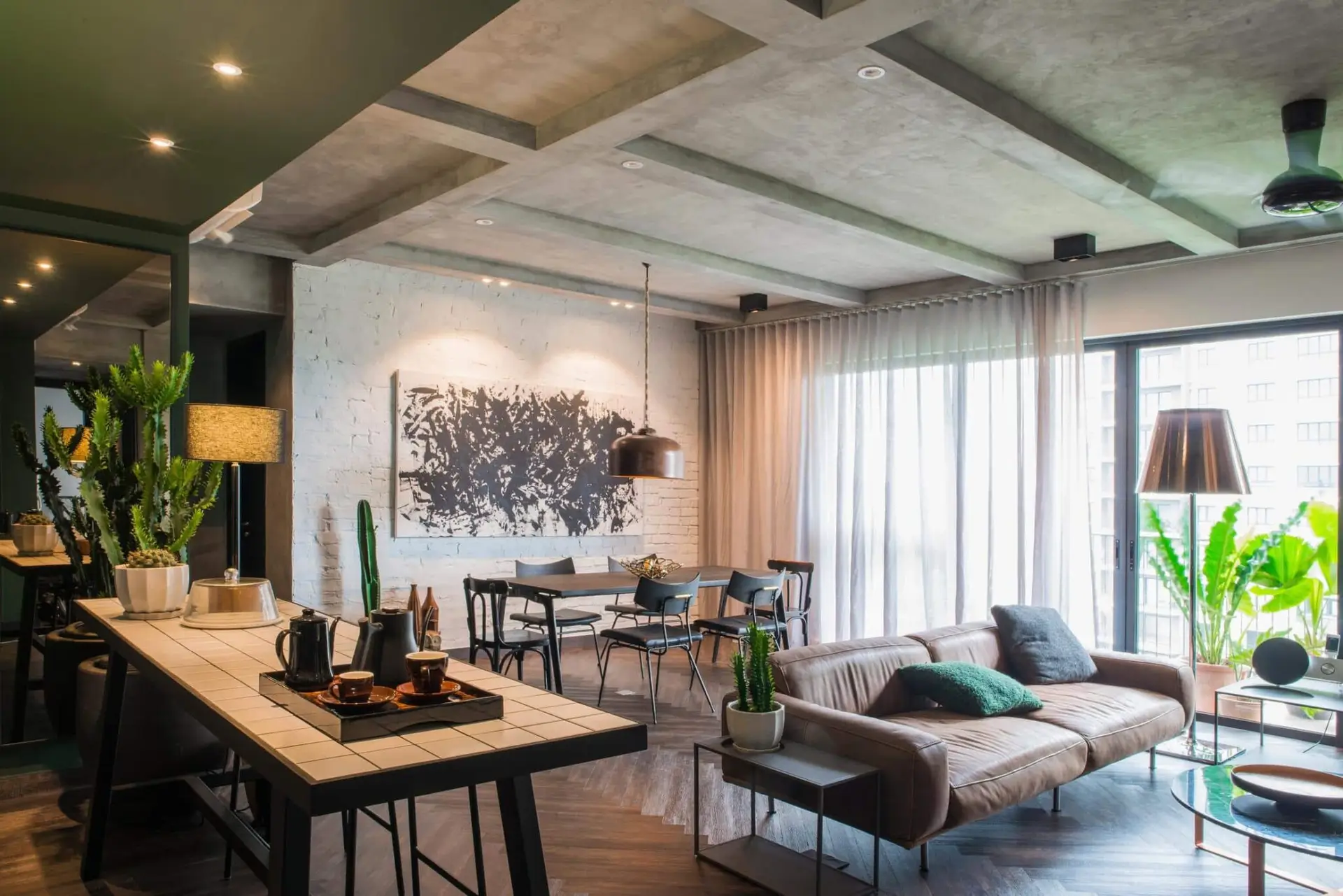 Luxurious 3BR Apartment w/ Parking & Gym photo