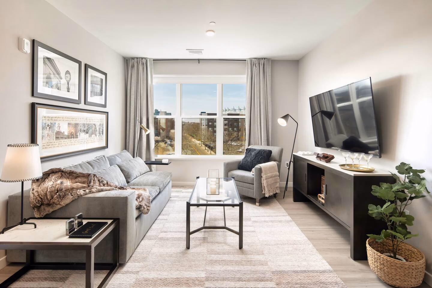 Luxury Apt with Parking and Gym in Downtown New Haven